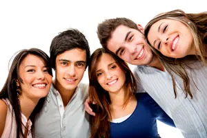 A group of teens smiling