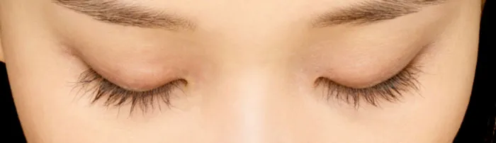 eyelashes