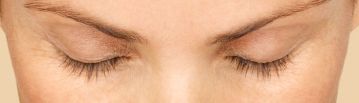 eyelashes